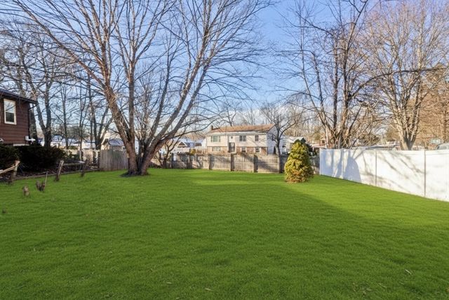 566 Broadway St, Chicopee, MA 01020