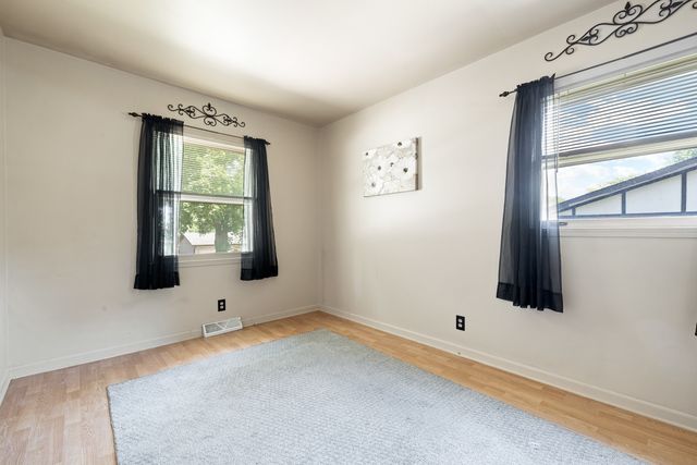 745 Sunbury Road, South Elgin, IL 60177