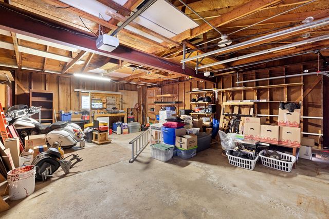 745 Sunbury Road, South Elgin, IL 60177