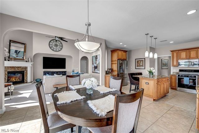 1004 Waters Edge Drive, Columbiana, OH 44408
