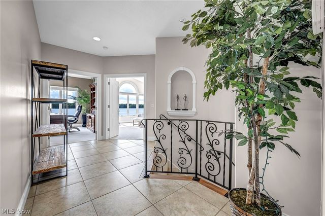 1004 Waters Edge Drive, Columbiana, OH 44408