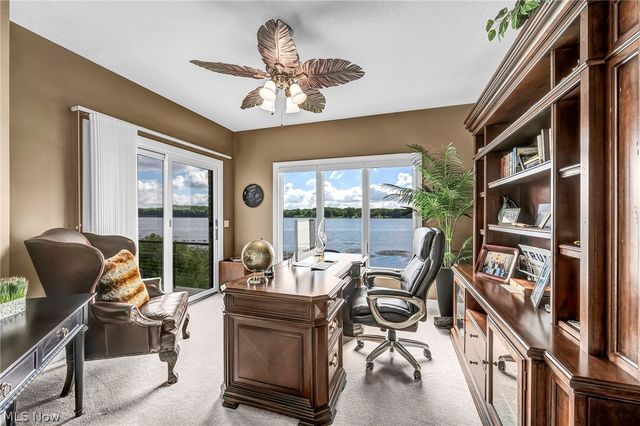 1004 Waters Edge Drive, Columbiana, OH 44408
