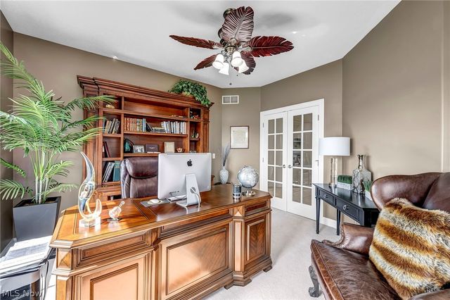 1004 Waters Edge Drive, Columbiana, OH 44408
