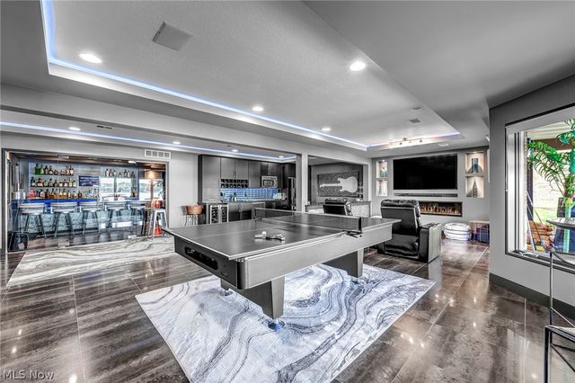 1004 Waters Edge Drive, Columbiana, OH 44408