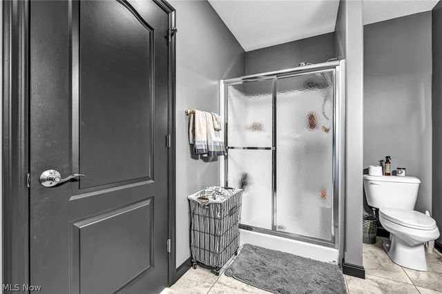 1004 Waters Edge Drive, Columbiana, OH 44408