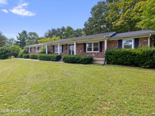 109 Fireside Dr, Brandenburg, KY 40108