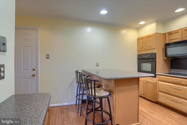 5 ROUND HILL RD, Camp Hill, PA 17011