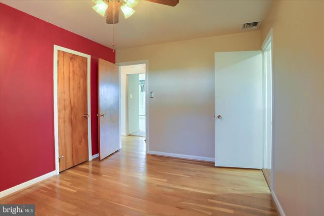 5 ROUND HILL RD, Camp Hill, PA 17011