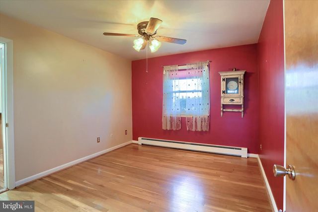 5 ROUND HILL RD, Camp Hill, PA 17011