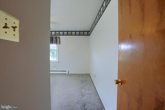 5 ROUND HILL RD, Camp Hill, PA 17011