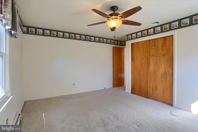 5 ROUND HILL RD, Camp Hill, PA 17011