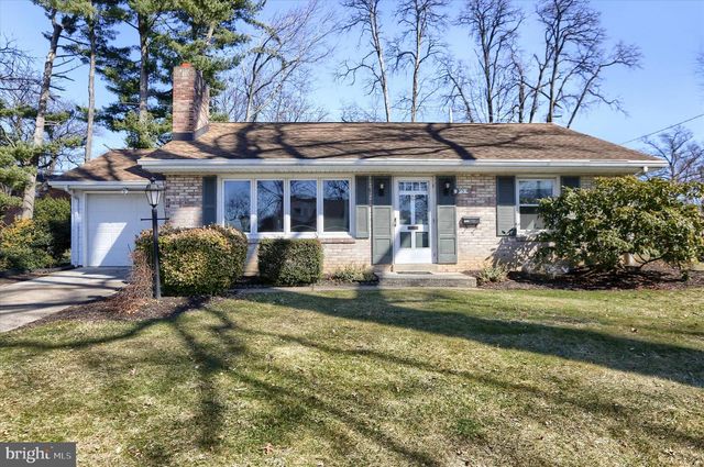 5 ROUND HILL RD, Camp Hill, PA 17011