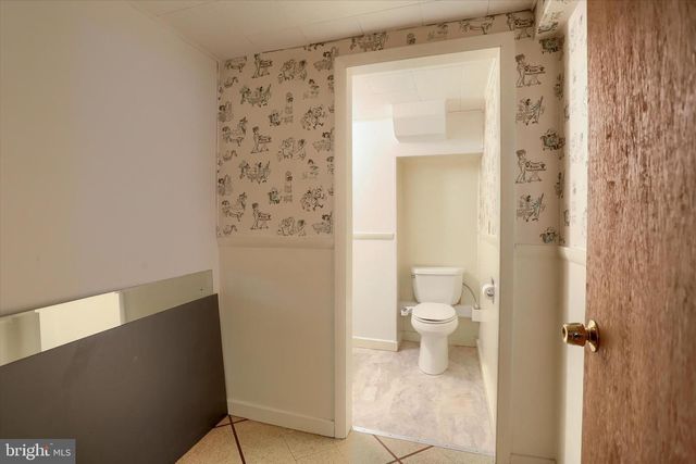 5 ROUND HILL RD, Camp Hill, PA 17011