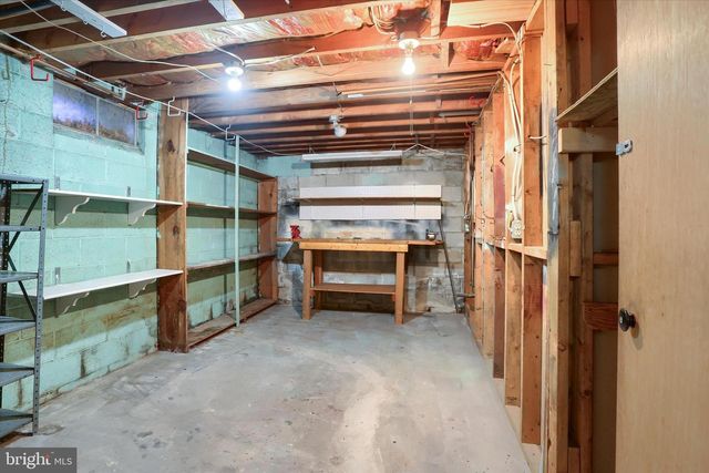 5 ROUND HILL RD, Camp Hill, PA 17011