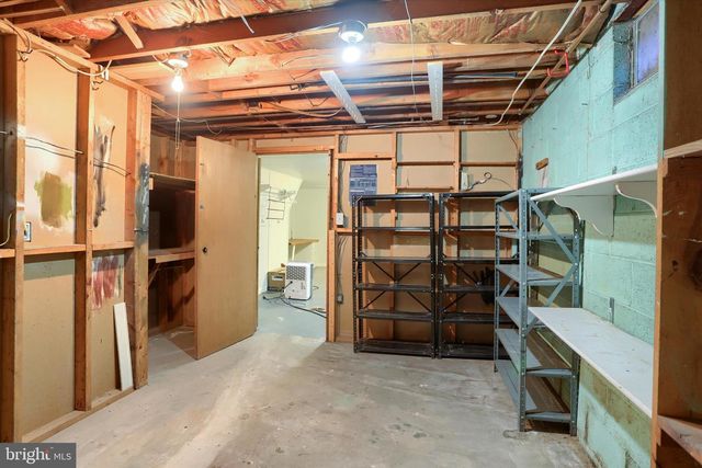 5 ROUND HILL RD, Camp Hill, PA 17011