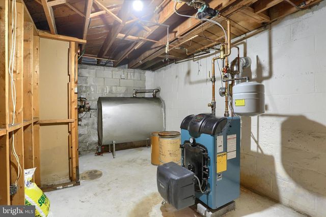 5 ROUND HILL RD, Camp Hill, PA 17011