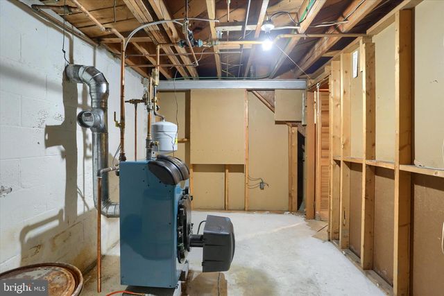 5 ROUND HILL RD, Camp Hill, PA 17011