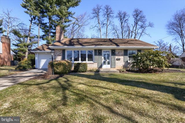 5 ROUND HILL RD, Camp Hill, PA 17011