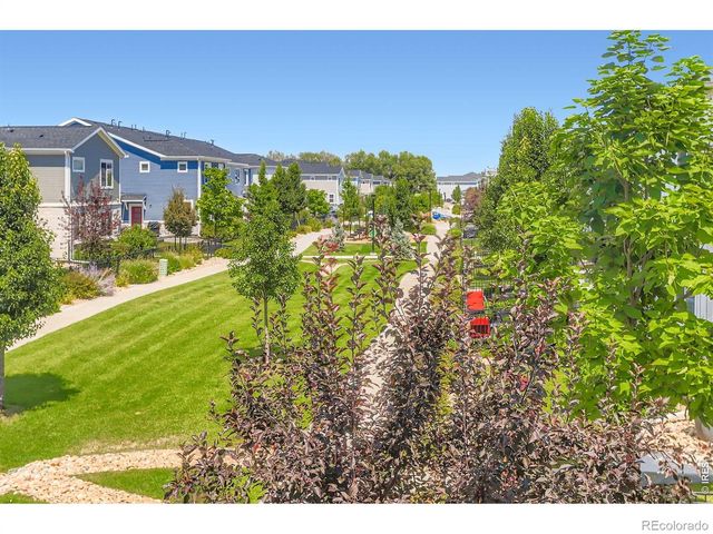 690 Stonebridge Drive, Longmont, CO 80503