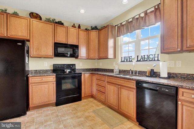 128 FARM HOUSE LN, York, PA 17408