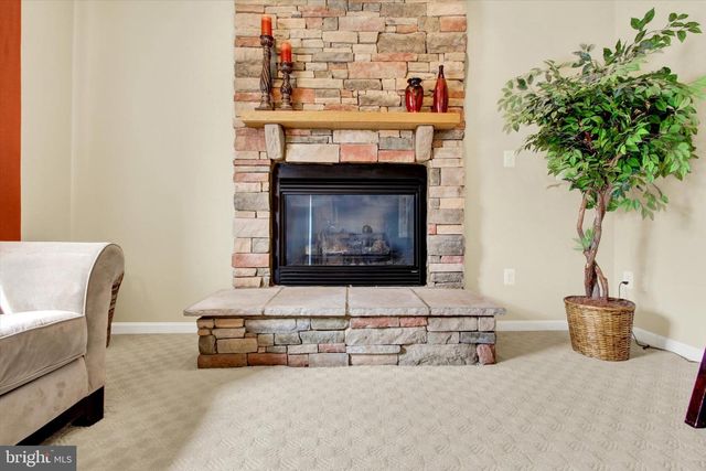 128 FARM HOUSE LN, York, PA 17408