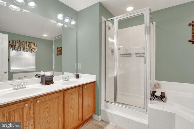 128 FARM HOUSE LN, York, PA 17408