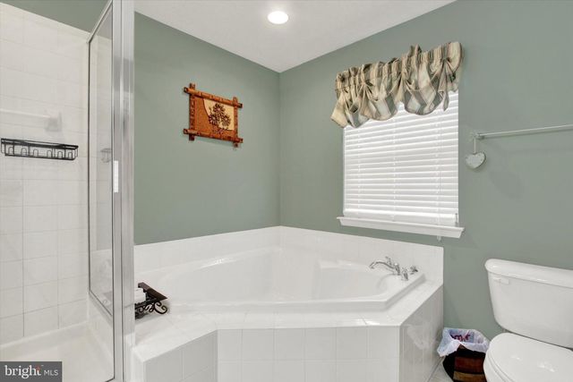 128 FARM HOUSE LN, York, PA 17408