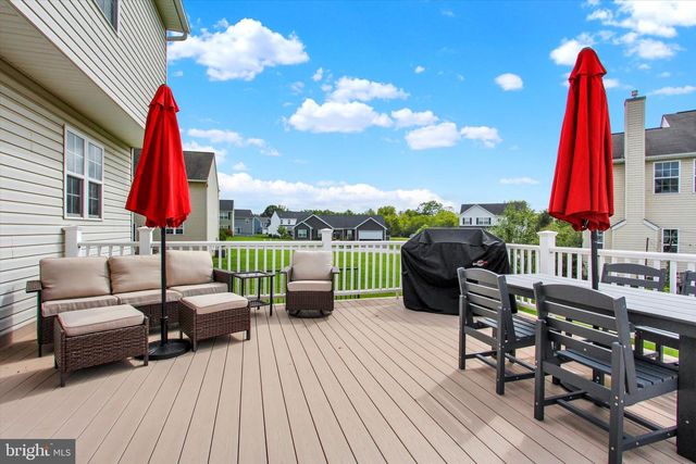 128 FARM HOUSE LN, York, PA 17408