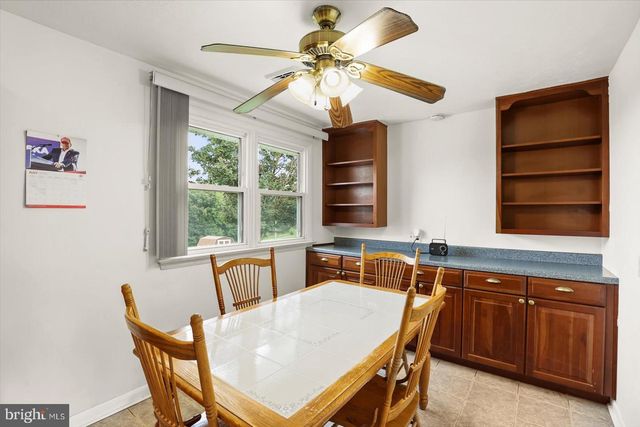 6213 HOFF RD, Spring Grove, PA 17362