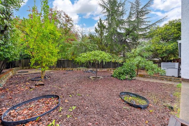 8477 Rick Mary Ct, Fair Oaks, CA 95628