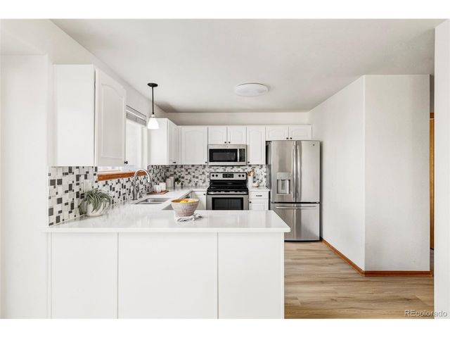 5528 S Valdai St, Aurora, CO 80015