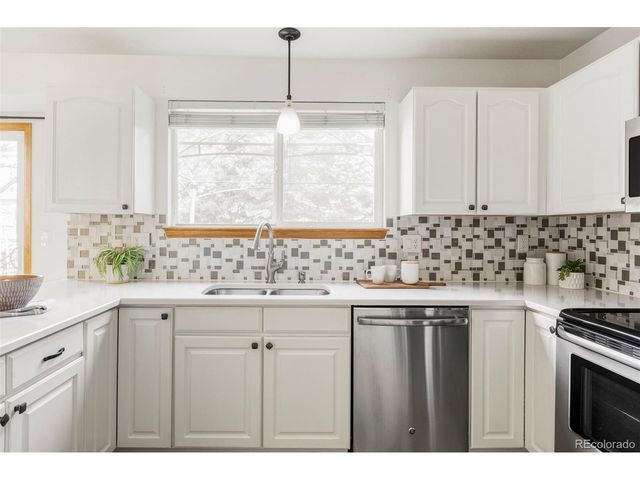 5528 S Valdai St, Aurora, CO 80015