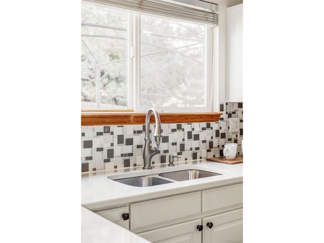 5528 S Valdai St, Aurora, CO 80015