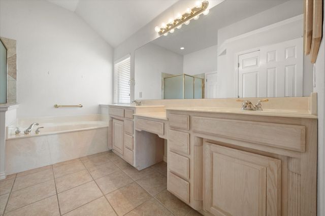 913 Shady Vale Drive, Kennedale, TX 76060