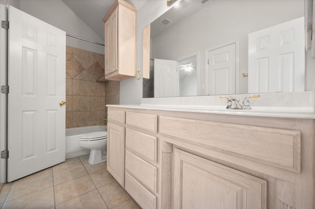 913 Shady Vale Drive, Kennedale, TX 76060