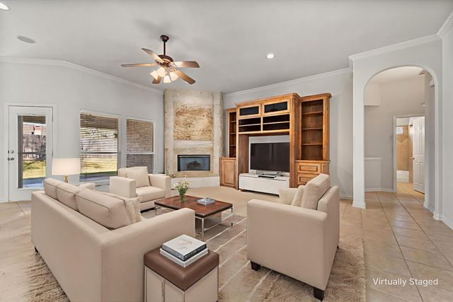 913 Shady Vale Drive, Kennedale, TX 76060