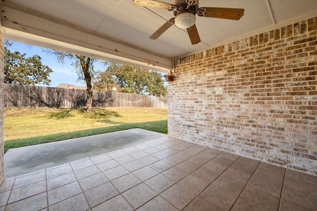 913 Shady Vale Drive, Kennedale, TX 76060