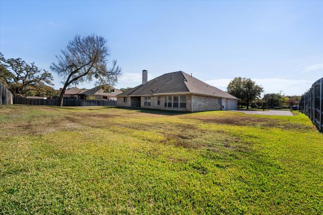 913 Shady Vale Drive, Kennedale, TX 76060