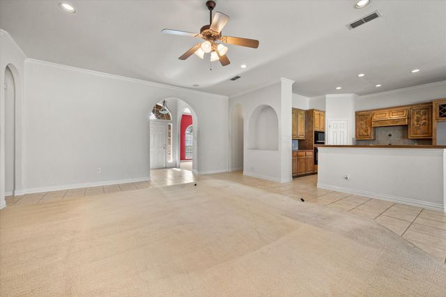 913 Shady Vale Drive, Kennedale, TX 76060