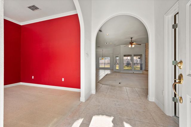 913 Shady Vale Drive, Kennedale, TX 76060