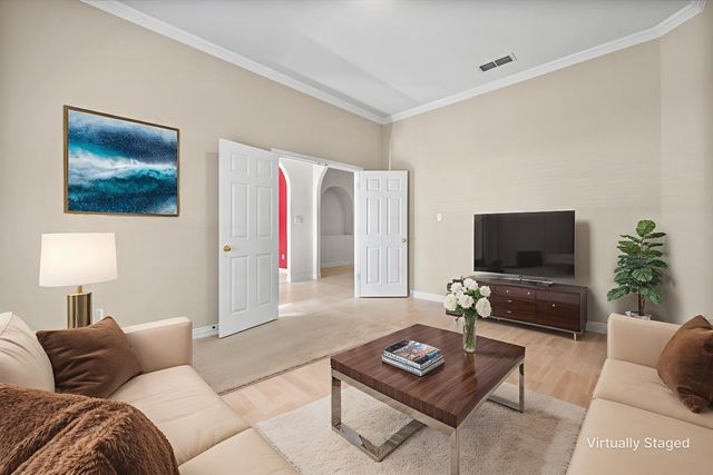 913 Shady Vale Drive, Kennedale, TX 76060