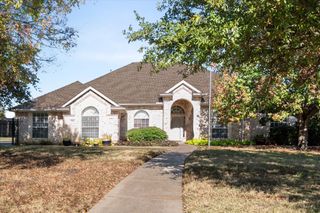 913 Shady Vale Drive, Kennedale, TX 76060