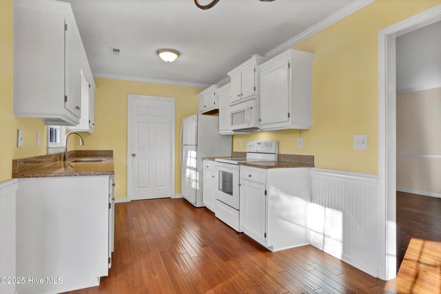 710 Darwin Drive, Wilmington, NC 28405