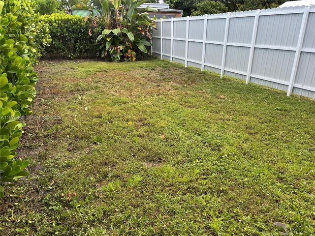 626 W 17th St 626, Hialeah, FL 33010