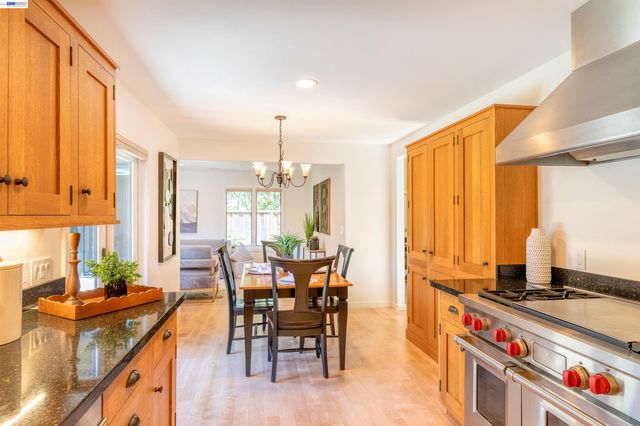 5812 Alderbrook Ct, Castro Valley, CA 94552