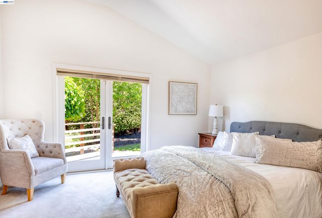 5812 Alderbrook Ct, Castro Valley, CA 94552