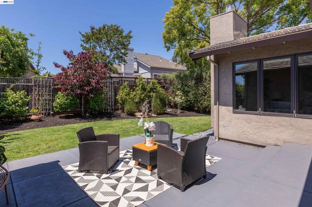 5812 Alderbrook Ct, Castro Valley, CA 94552