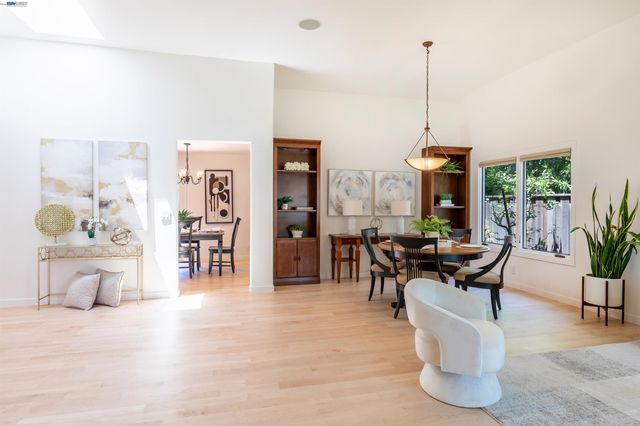 5812 Alderbrook Ct, Castro Valley, CA 94552