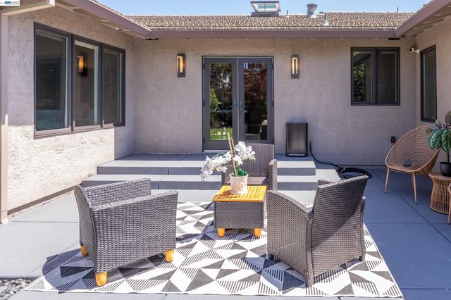 5812 Alderbrook Ct, Castro Valley, CA 94552