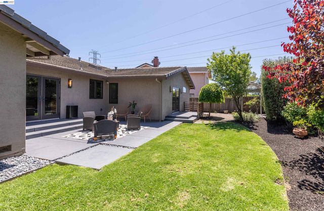 5812 Alderbrook Ct, Castro Valley, CA 94552